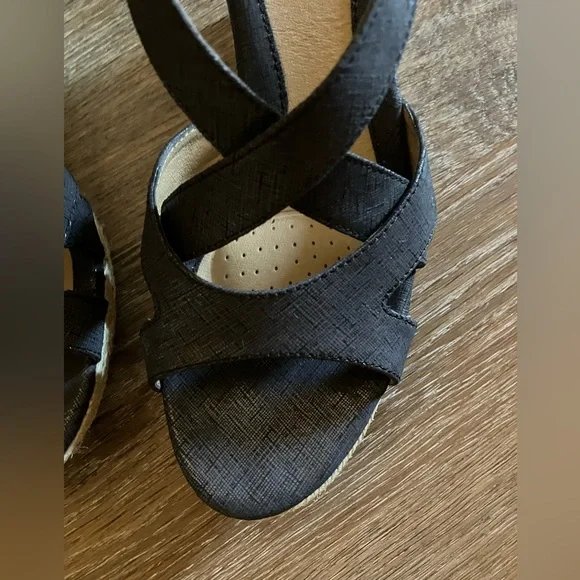 Sole Sensibility Navy Wedge Size 9 - Picture 7 of 7